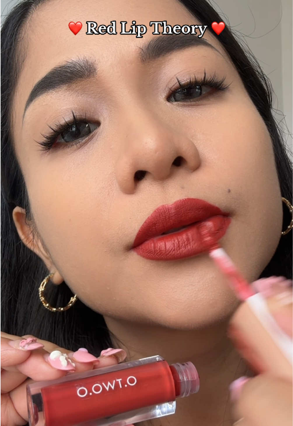 If you’re looking for the perfect bold red lip, try this O.TWO.O Liquid Lipstick in the shade Flame Red! ❤️❤️ #otwoo #otwoolipstick #otwoophbeauty #otwoocosmetics #otwooph #redlip #redliptheory 