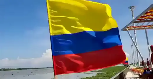 ☀️ Izemos con orgullo hoy la bandera de Colombia como signo de nuestra independencia y convencidos que vienen días mejores para todos. Desde el Atlántico decimos VIVA COLOMBIA 🇨🇴