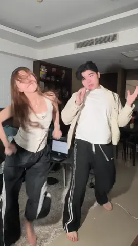 sumpah ini aslinya videonya 1 jam dance2 doang sampe basah kuyup 😭🙏 #enricovirly #coupletok #couplecomedy #Relationship #relationshipgoals #fyp 
