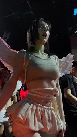 Club Icarus LA #HeeJin via ©THE_ODYSS3Y