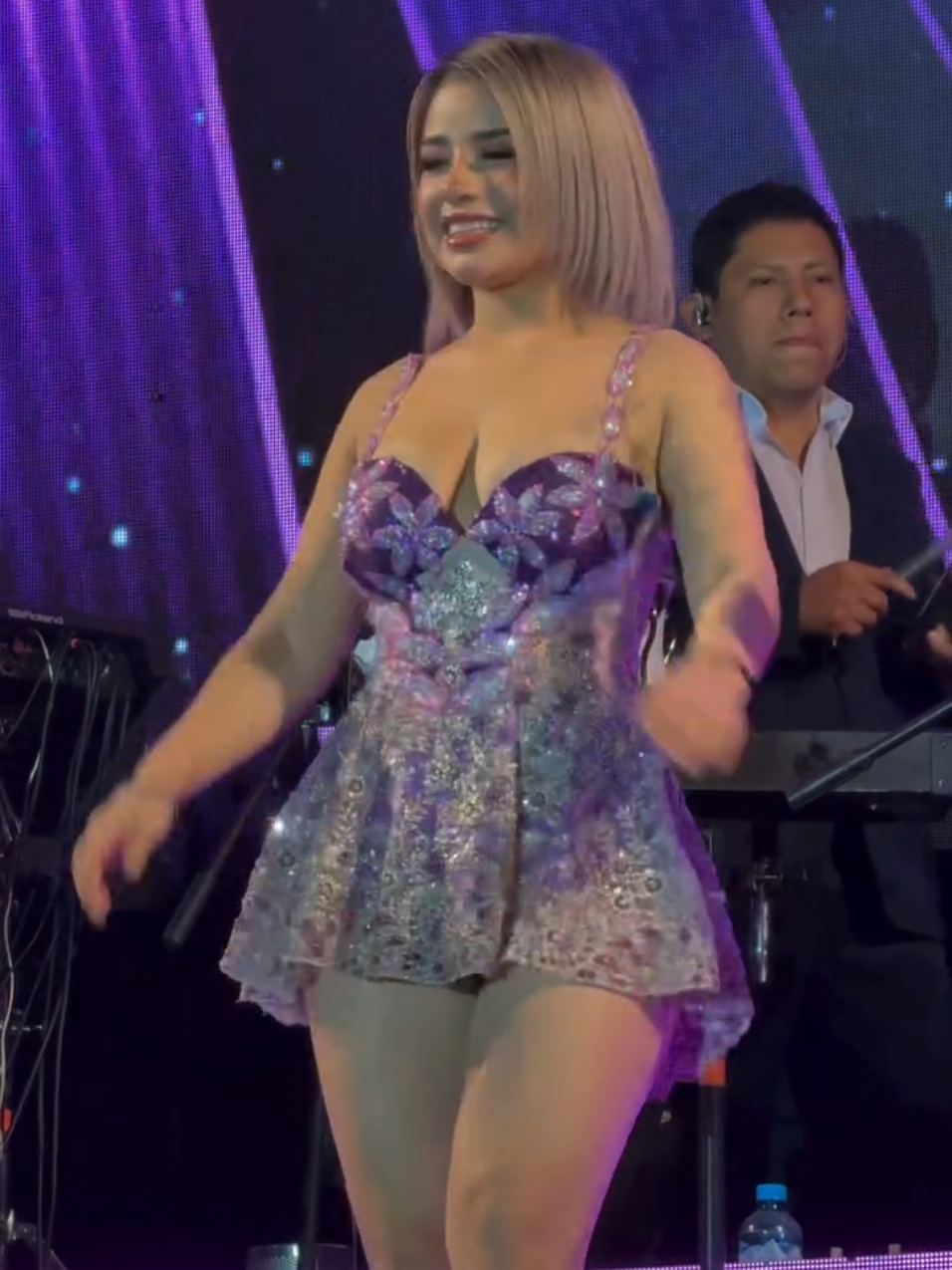 bella luz #peru🇵🇪 #Cumbia #canto #baile 