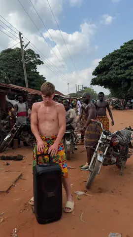 Brr Brr patapim 🐲 #tanzen #brrbrrpatapim #africa #backflip #fyp 