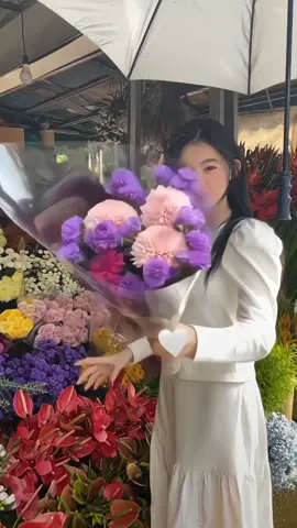 bunga nya kalah cantik sama orangnya 🥰🤭 #erinejkt48#catherinavallencia#jkt48newera#masukberandafyp