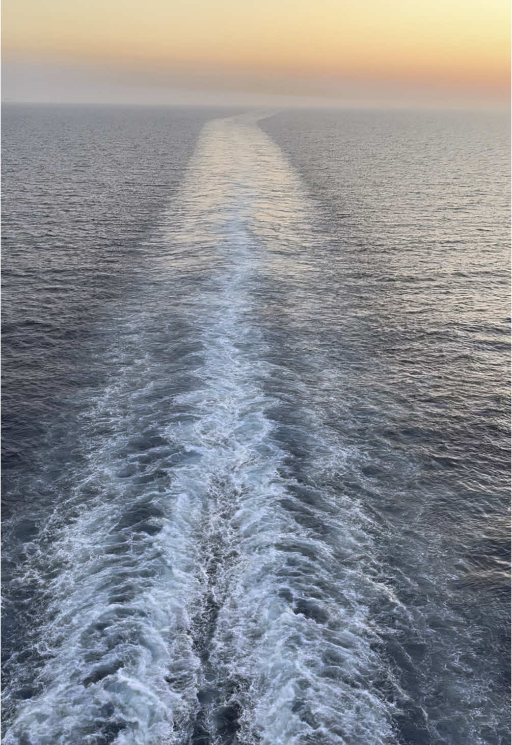 Best sunsets are at sea 🌊🛳️ #costasmeralda #cruiseships #cruisetok #costacrociere #crociera #cruiselovers 