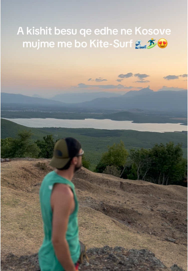 Kite-Surf in my town 😍 #kitesurfing #surf #beachvibes #watersports #kosove 