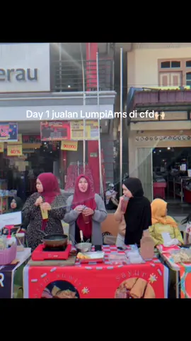 MasyaAllah laris manisss🫰🏻#beraukaltim #cfd #jajananviral #jajanenak 