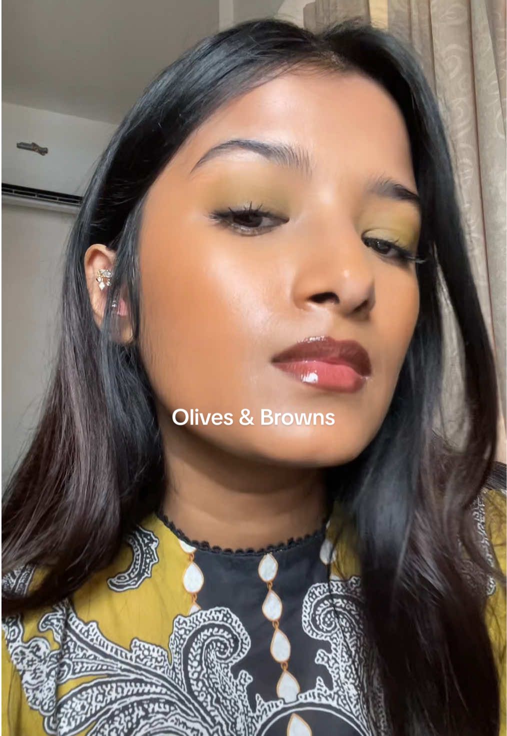 How ya’ll doin? My insta: evana.um 🫒✨  @Fenty Beauty - skin tint @Maybelline NY - concealer @Huda Beauty - setting powder @SHEGLAM - bronzer & lip plumper @essence.cosmetics - mascara @NYX Professional Makeup - lip liner #fyp #browngirl #grwm #makeup #foryoupage #getreadywithme #makeuptok 