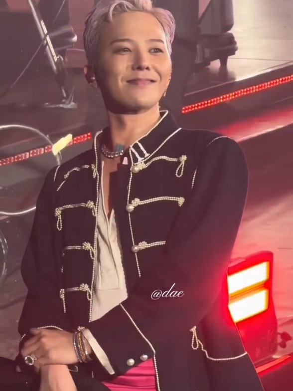 Siu đáng eo nha a mình 👑👑👑 #gdragon2025worldtour  #xuhuong #gdragon # #gdragon2025worldtour #ÜbermenschInSydney 
