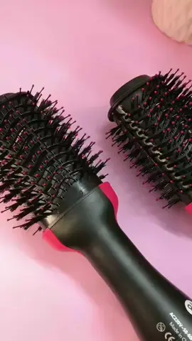 Cabelo de salão em um passo!  Com a escova ONE STEP, diga adeus ao frizz e olá para um cabelo liso e brilhante em minutos.  Experimente agora e arrase! 💁‍♀️  use esse código para encontrar a escova no app da Shopee 👉  CDQ-CYJ-FHZ #CabeloDeSalão #Beleza #SecadoraAlisadora #CabeloLiso #precinhoshopee 