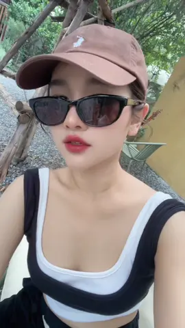 🕶️