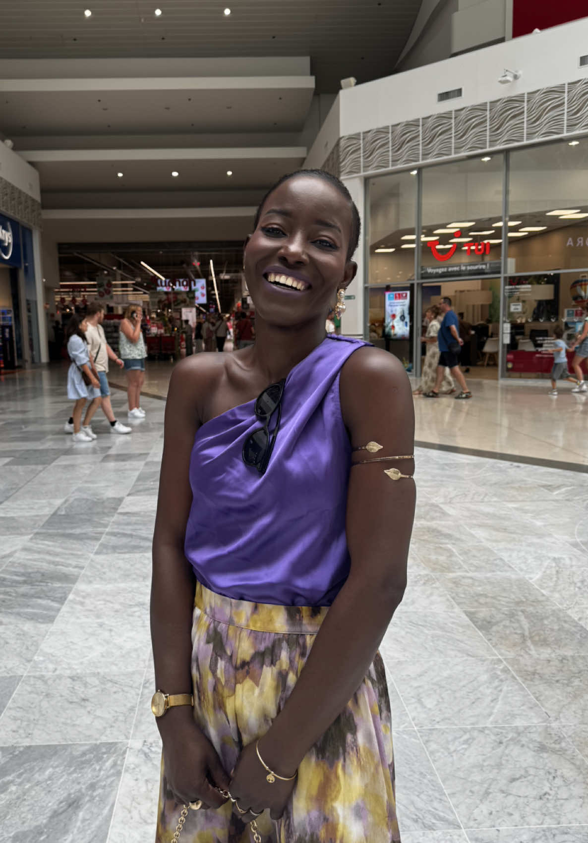 💜Preuve qu’un style raffiné peut aussi être audacieux et léger à la fois. #carpenstyle #ModeByCarpen  #StyleDuJour #LookÉté #ModeChic #SummerElegance #Fashionista   #AfricanStyleQueen #StyléeEnVille #PowerOfColor #FemmesStylées   #OOTD #BohèmeChic  #LookInspirant #EleganceUrbaine #FashionLover #StyleÉté2025 #BlackGirlsKillingIt #ColorCrush #MinimalGlam #LookFéminin #ModeResponsable #ModernMuse