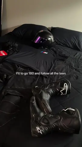 Chill guy fit #BMW #BMWMotorrad #S1000RR #BMWLife #Superbike #M1000RR #MotorcycleLife 