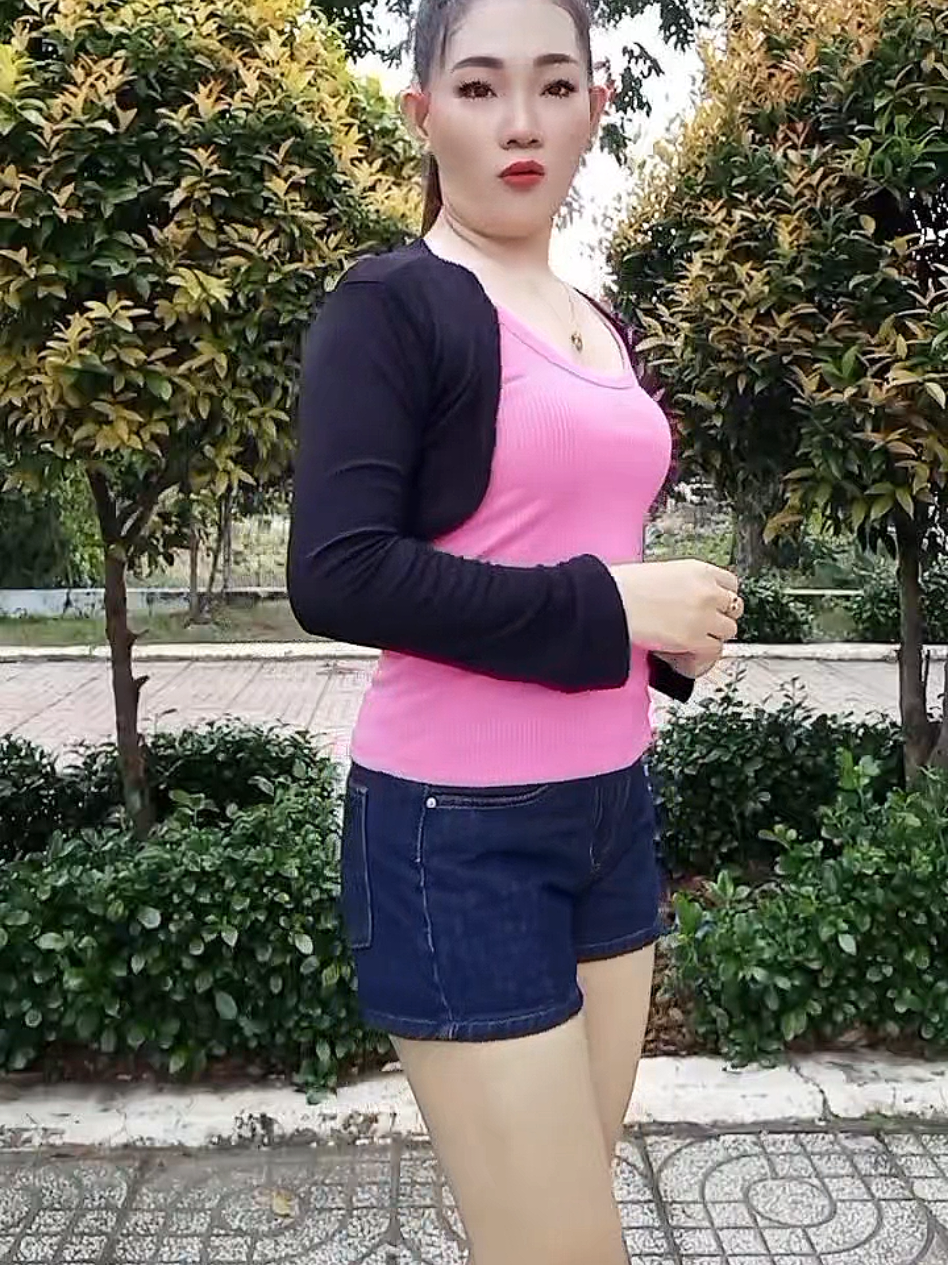 Trả lời @alice.studio25  Áo khoác lửng ngắn dáng dơi tay dài, Áo khoác cardigan crotop mặc ngoài với áo ống đầm dây #aokhoac #songvi #aokhoaccardigan #thoitrangnu #viralvideo 