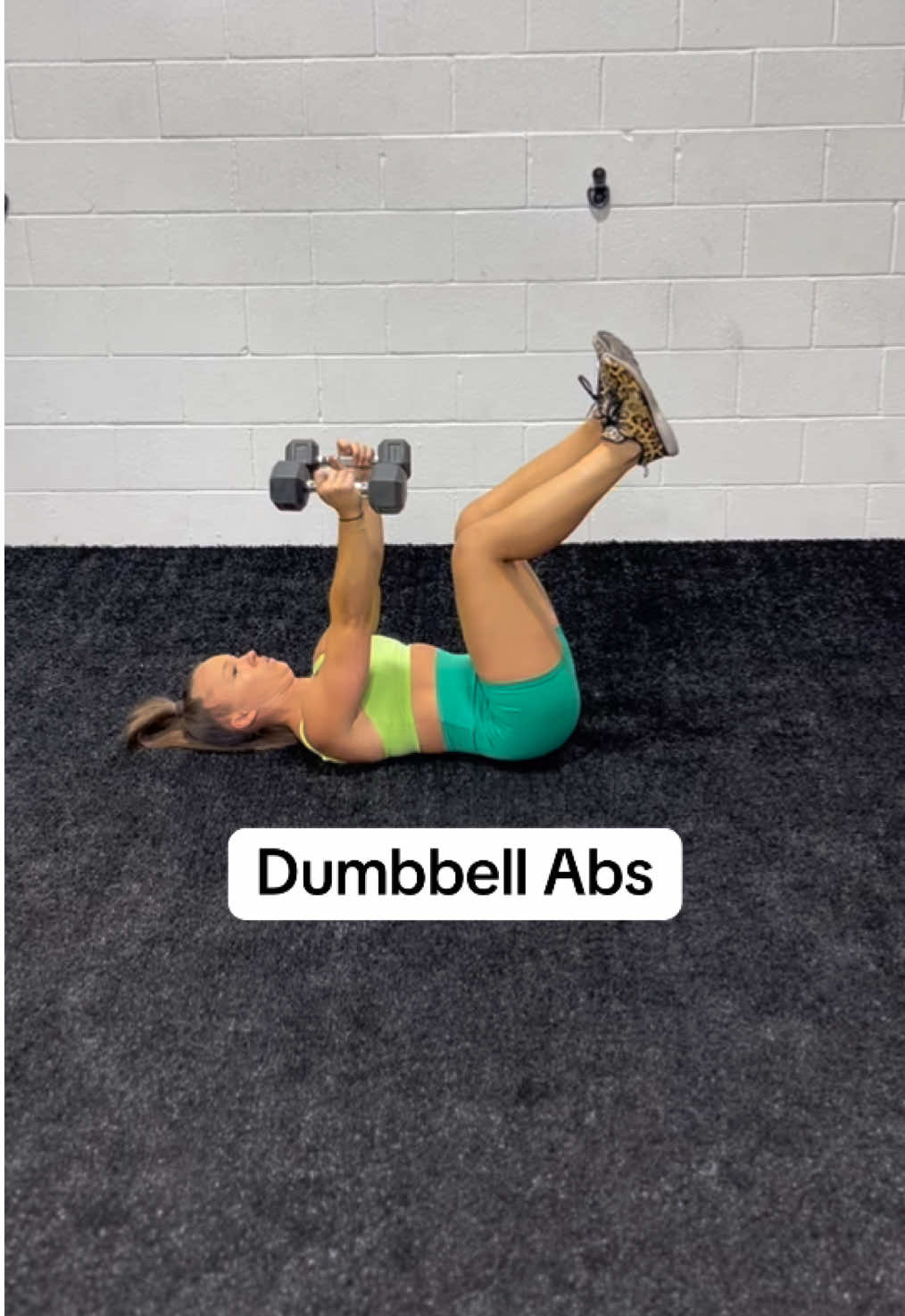 Dumbbell Abs exercises! Click the 🔗 to get my freebie abs workout!  • • • #athomeworkout #homeworkout #absworkout #workoutathome #postpartumbody #fitnessmotivation #dumbbellworkout 