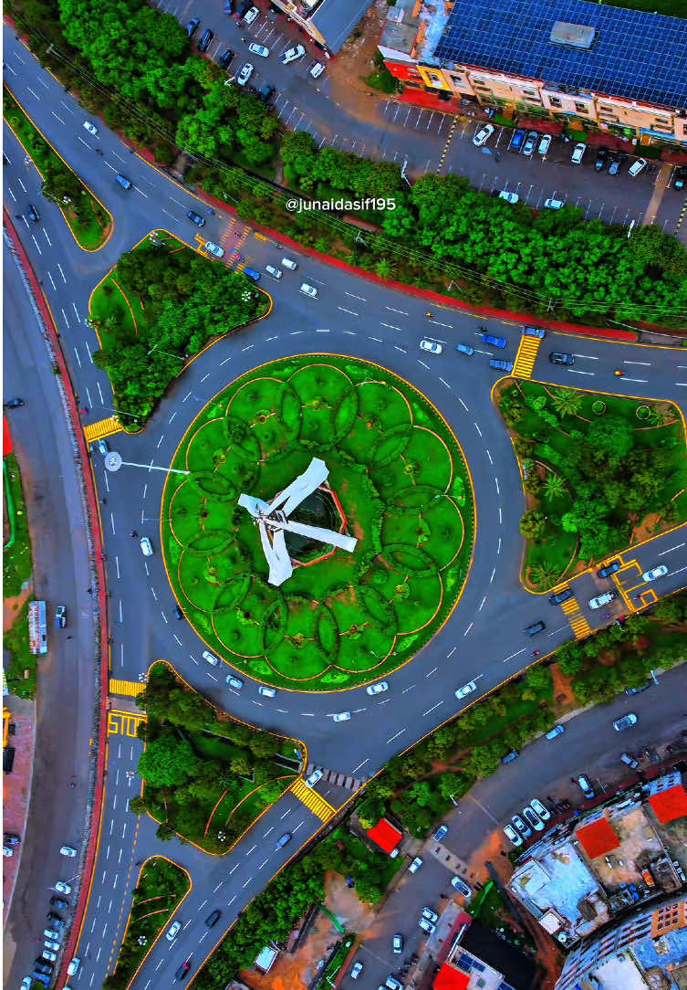 Bahria Town phase 7 Rawalpindi clock Tower Drone view @Kashi Dadyal 👨‍👩‍👧 @☑️Mirpuri❤️‍🔥Boy👊🇬🇧🇬🇧 @Proper British Humour @justuju31 #fyp #foryou #foryoupage❤️❤️ #viral_video #clockTower #bahriatownrawalpindi #bahriaTown #pleazunfreezmyacount 