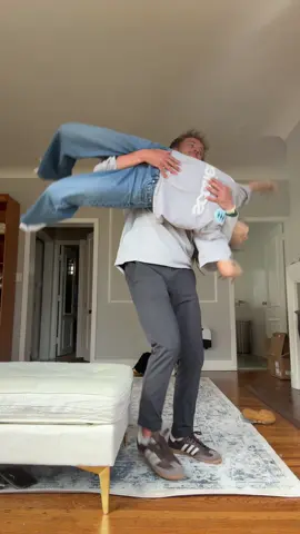 MAYDAY MAYDAY #couplestiktok #coupleschallenge #airplane 