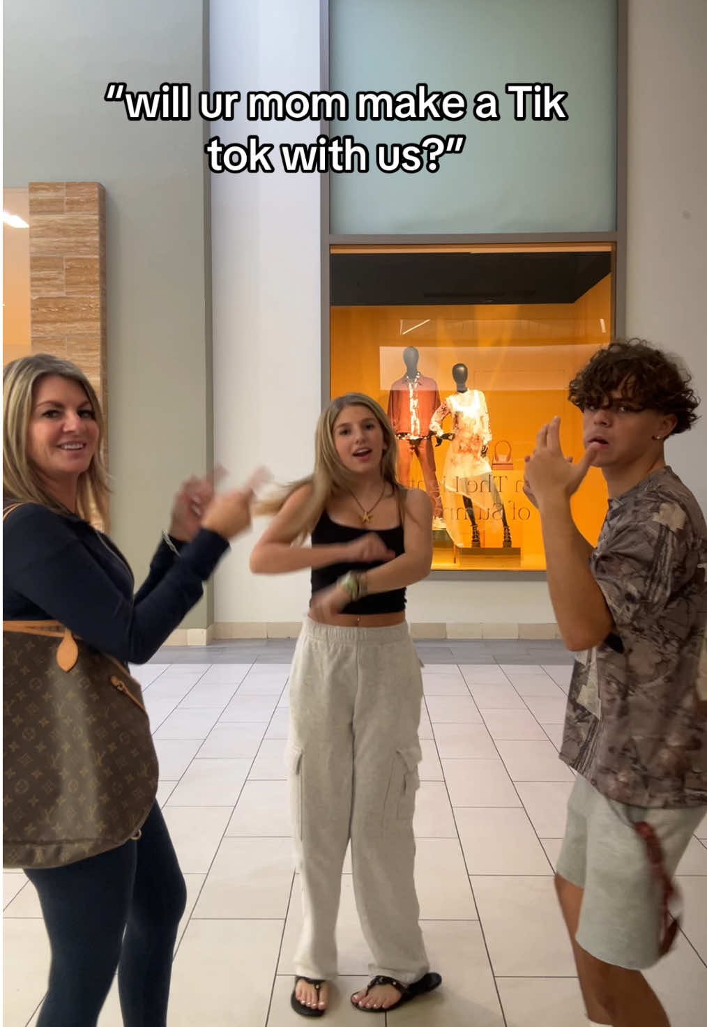 Of course #favmom #ate#aye#mall#trend#dance#momdaughter#xyzbca#gocrazychallenge#blowthisup#boca#fyppppppppppppppppppppppp @Nike @towncenteratboca 