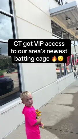 Big thanks to J5 Athletics for giving CT a behind-the-scenes tour of their batting facility before it even opened! 🧢⚾ From cages to turf, he got to explore the setup and see where the real work happens. This kind of access is a dream for any young ballplayer! 💥 Follow for more youth baseball content, training tips, and exclusive looks inside the game. #YouthBaseball #BaseballTraining #BaseballFacility #BaseballContent #LittleLeague 