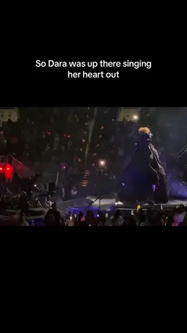 I JUST WANT TO GIVE A HUGE PRAISE TO @dararenee HOLY CRAP!!!!! Watching her run like that got me tired.  They all deserve the world 😭😭 #dararenee #zombies4 #worldscollide #descendants #dzworldscollidetour #concert #queenofmean #livemusic #sanjose #livemusic 