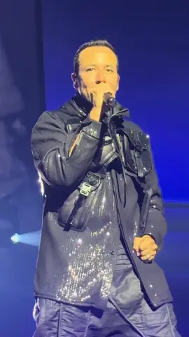 Spanish eyes @Howie D  @Backstreet Boys @Sphere Las Vegas @Las Vegas #vivalasvegas #backstreetboys #tiktok #fypシ #bsb #followme #spherelasvegas #share 😍