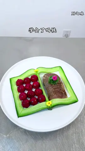 knife skills👍🥰🥰🥰 #fyp #tiktok #good #fun #chef #funny #awesome #food #skills #master #amazing #Love #girl #cake #respect #cool #👍 