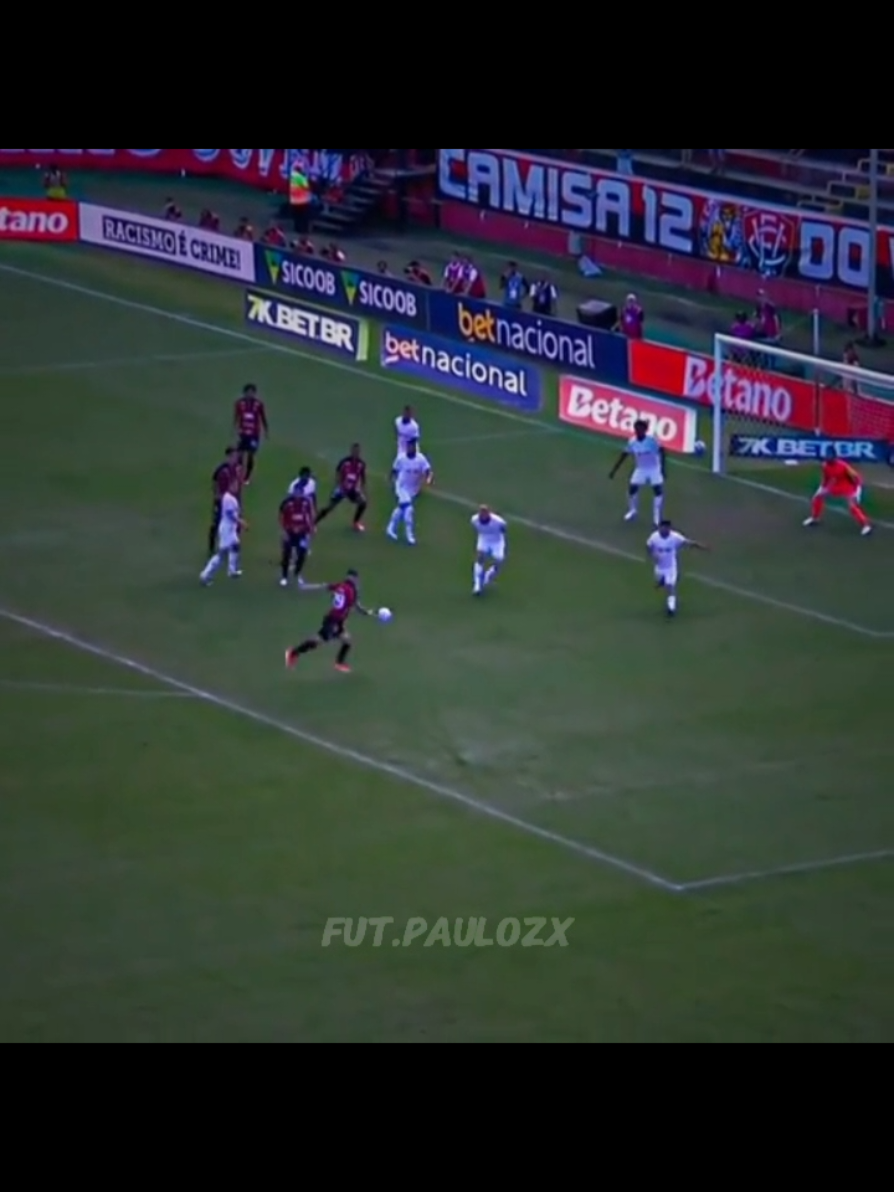 Gol do Vitória!! 😳🔥 #vitória#bragantino#renatokayzer#futebol#brasileirao2025#brasileirao#fy#fyp#foryoupage 
