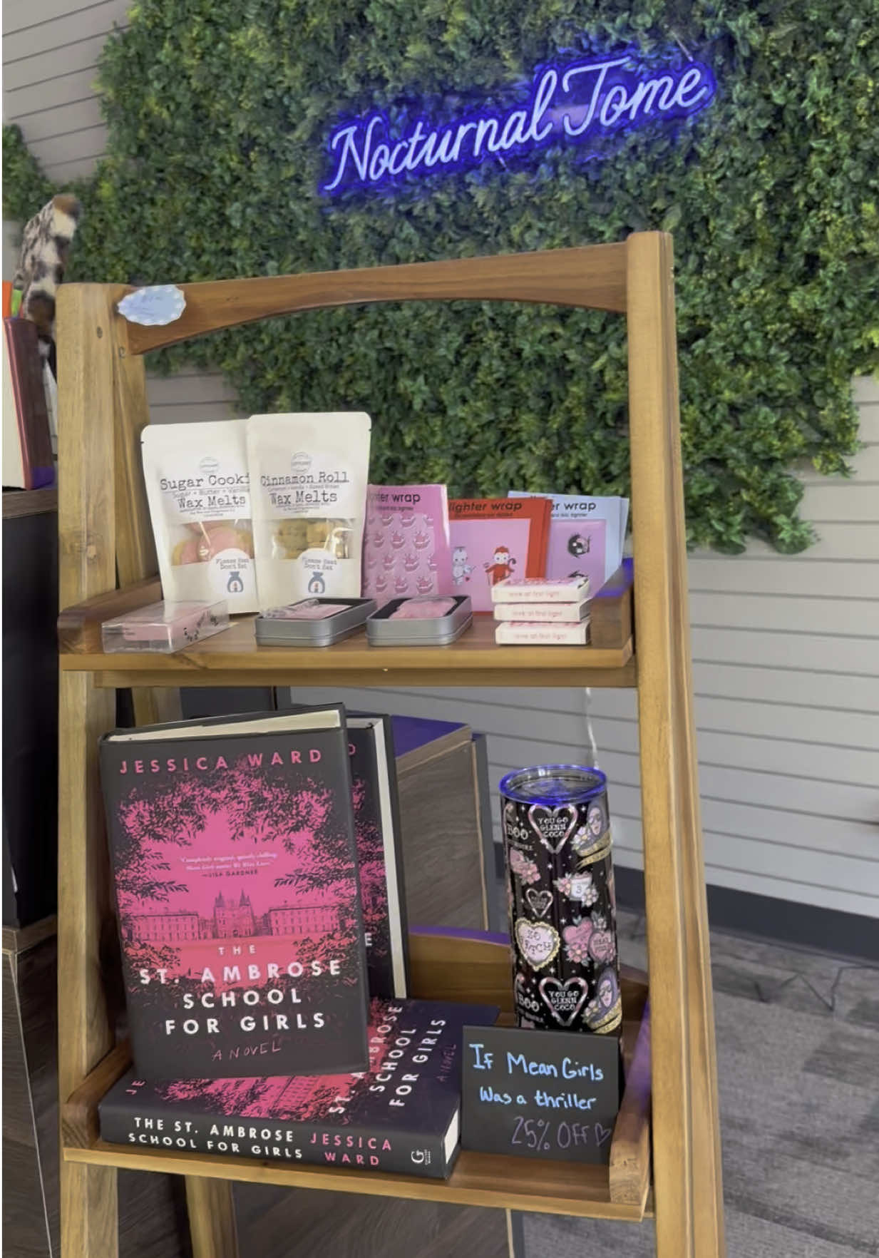 My fav place to be🥰 #fyp #fypシ #bookstore #BookTok #SmallBusiness #bookish 