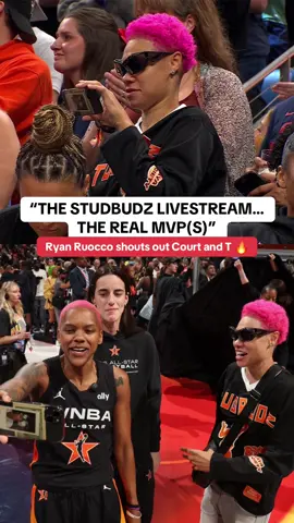 @studbudz getting their flowers 🫡 💐  #WNBA #wnbaallstar #studbudz #womensbasketball 