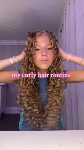 my curly hair routine!! 👩🏼‍🦱🤍💋  #curlyhair #fyp #foryou #nofrizz #grwm #curlyhairtutorial #curlyhairroutine #nofrizz #definedcurls #curly #hairtok #hairstyle #hairroutine #hairtutorial 