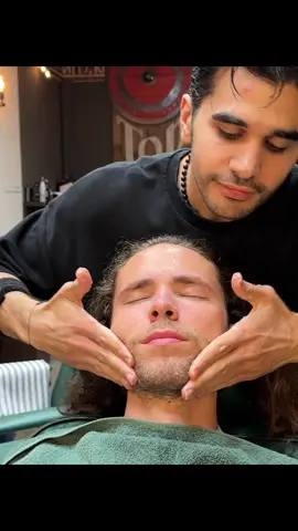 #ASMR #HeadMassage #asmrwhisper #TingleTok #BarberASMR #USA #FYP #ChillVibes #SleepAid #Relax #BarberMassage #NeckMassage #ASMRMassage #ASMR2025 #MassageASMR #RelaxWithMe #ASMRBarber