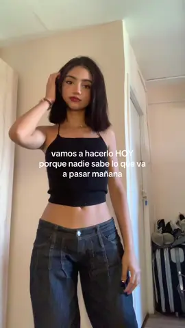 tengo q ir a ecuador por cositas (casarme a escondidas) (jajaj mentira) (esverdad)