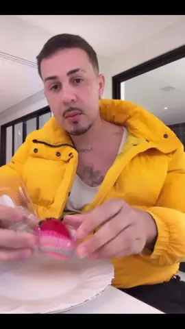 Já comeram o famoso #morangodoamor ? 