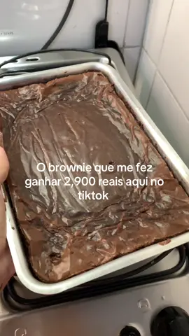 A receita já tá no meu perfil e eu prefiro 2x de farinha…. Meu forno tava 190°  #brownie #receitabrownie #receita 