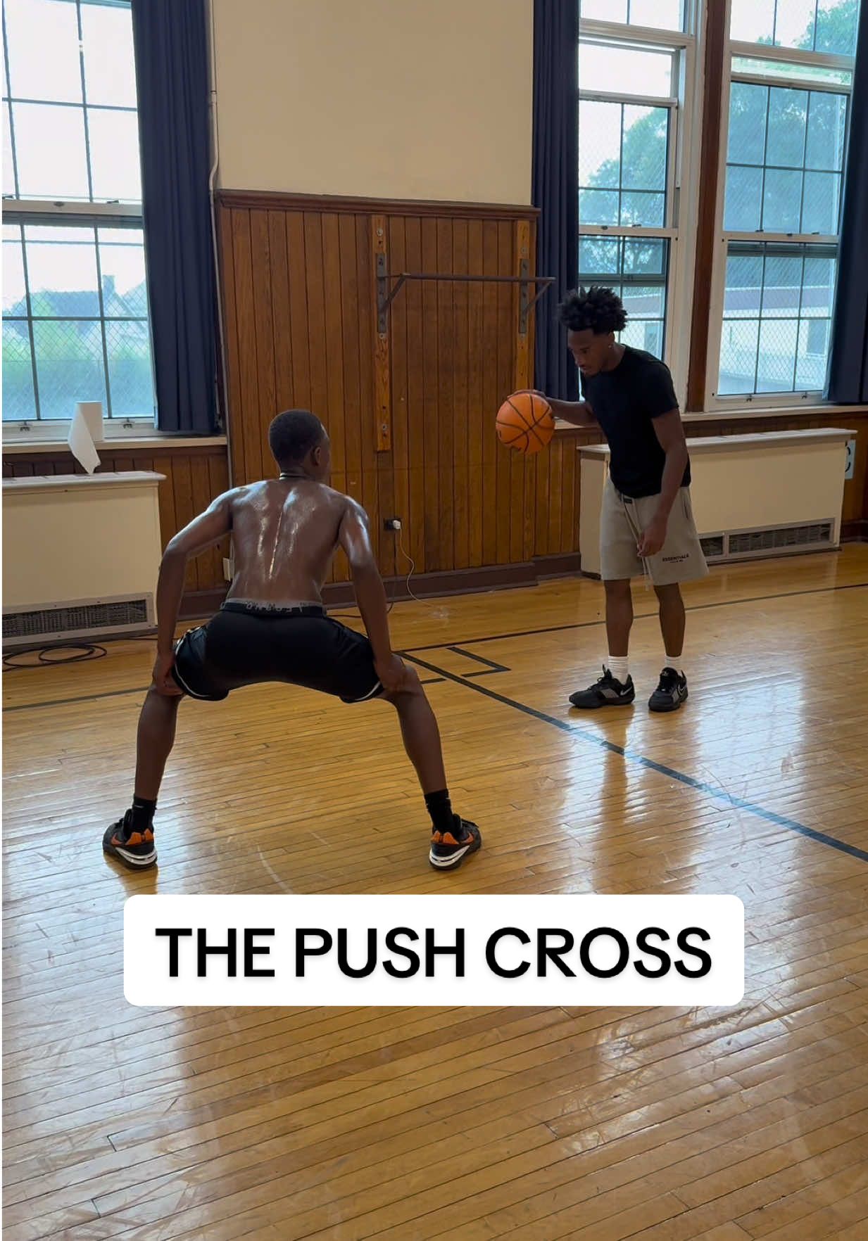 never fails me trust 🤝🏾 #fyp #basketballmoves #basketballtiktok #basketball #NBA #unguardable #training #crossover #hoops #bag 