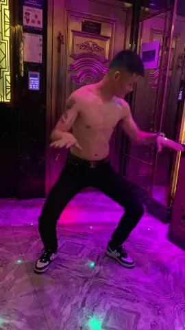 兄弟很有节奏感🤣 #柬埔寨 #西港 #金边 #奥斯马 