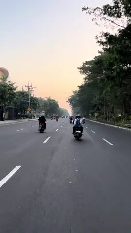Surabaya dipagi hari.                     #vibessurabaya #vibespagihari#surabayahitz   