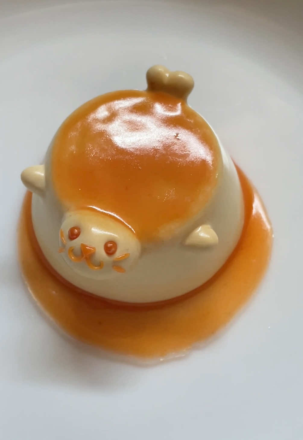 They’re baaack! These guys will be joining my afternoon tea shop update next week! 🧡 ~10am AEST July 28th on LittleBlueSeal Etsy! #flan #polymerclay #seal #sculpture #sealart #foodart #polymerclayfood 
