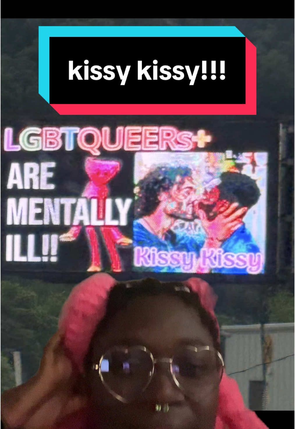 kissy kissy !!!! #blacklesbiantiktok🌈 #pgh 