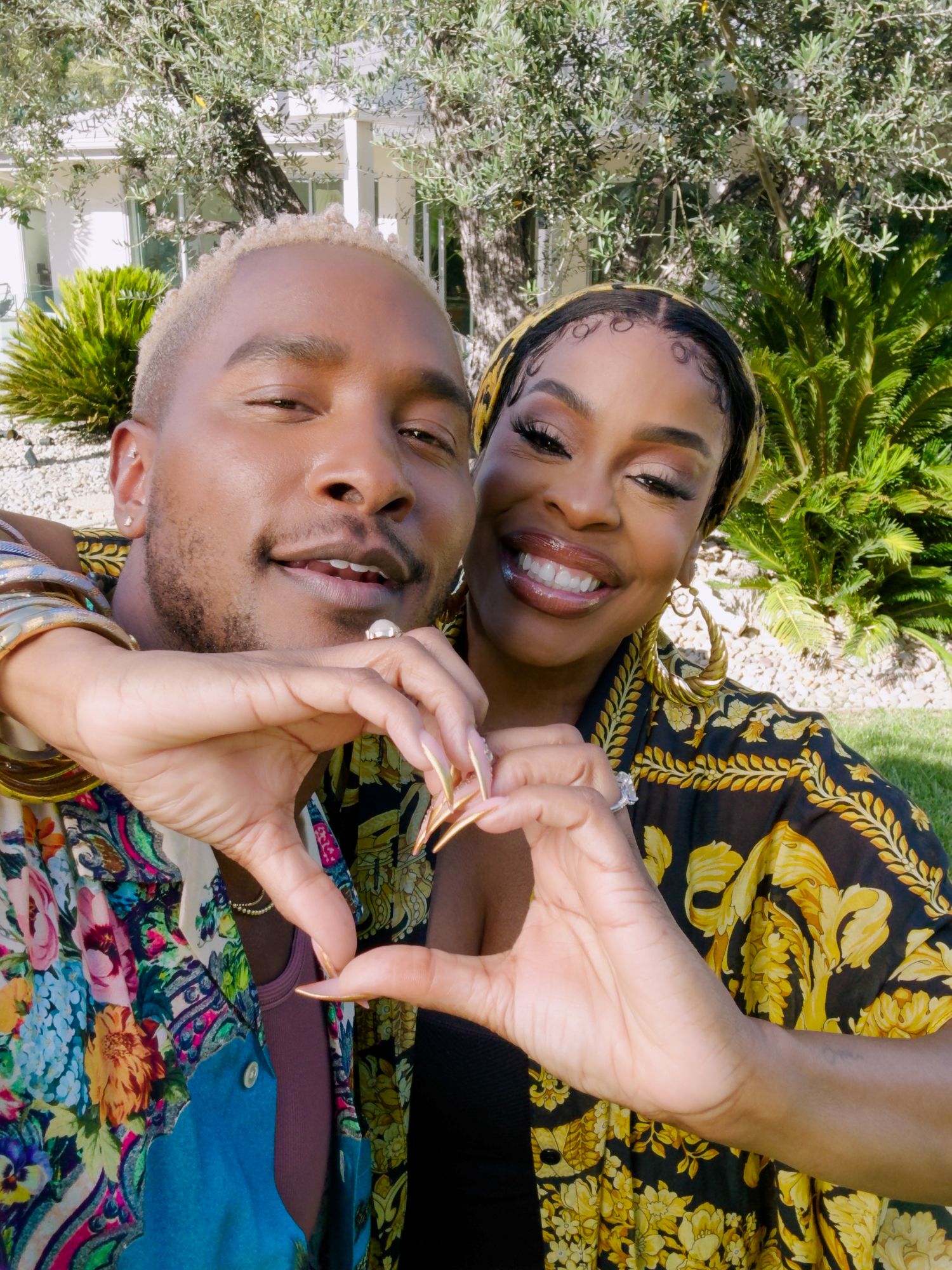 It's a beautiful day to tell a friend how much they mean to you. What friend will you love on today?? New #HouseGuest episode this Friday with my girl Niecy Nash-Betts!! 🙌🏾 #niecynash #niecynashbetts #allsfair