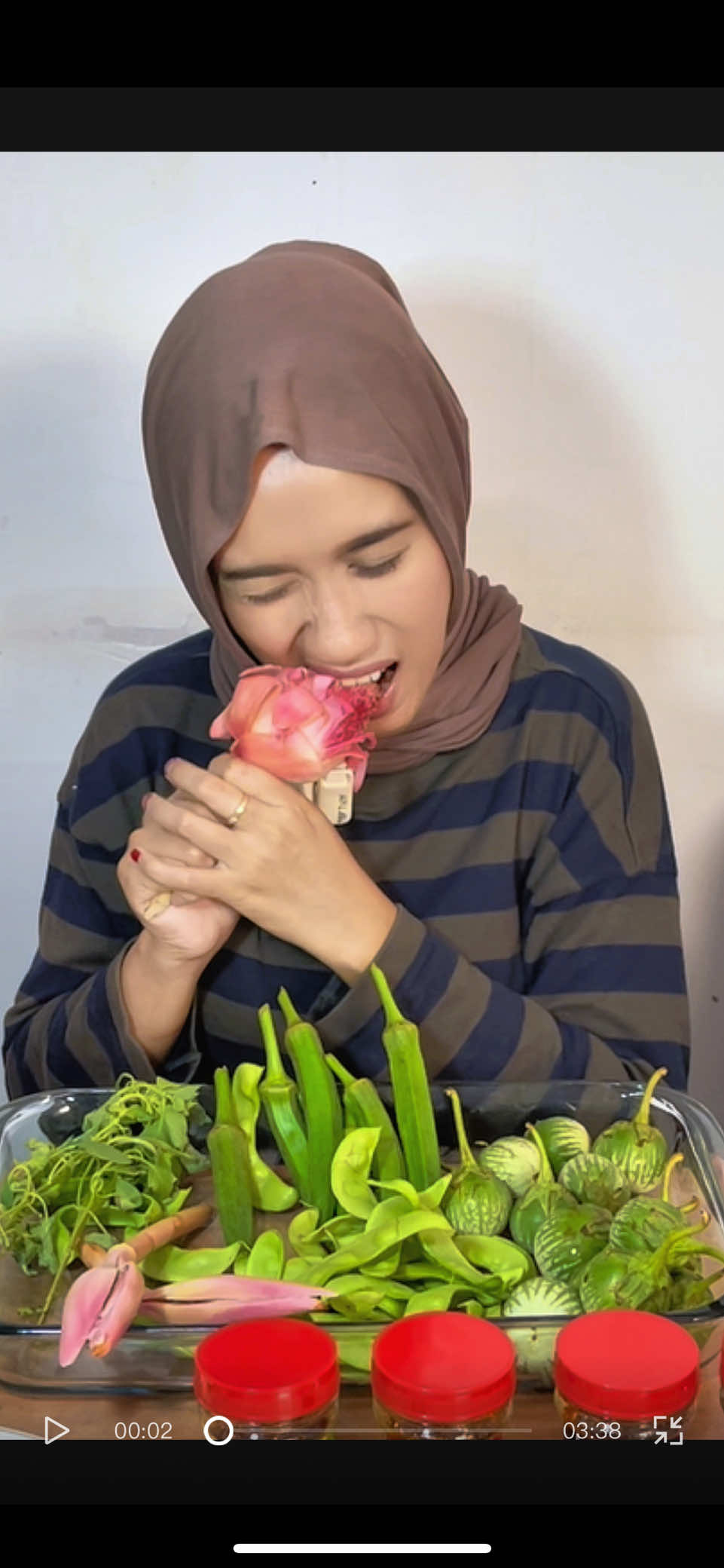 Aku nobatkan sambel ini sebagai sambel dengan isian yang ga pelit.. Asin gurihnya pas banget ada sedikit rasa manis yang buat tambah sedep umami. Buruan kalian jug harus banget cobain @exxambel salah satu prodak umkm Tarakan yang laris manis. 📍bisa diambil di KOPEGTEL gunung belah (hub ke no di bawah ini dulu) 📲   0853-9090-0662     #makanmurahtarakan   #sambelkemasan #sambelkemasantarakan #sambeltarakan #exxambel 