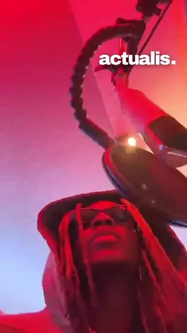 Actuellement à Londres, l’artiste ivoirien Himra a été aperçu en pleine session studio. Nouveau son en préparation ? La connexion londonienne s’annonce 🔥 Le rappeur continue de faire évoluer son univers au-delà des frontières ! 📍 Stay tuned. Something’s coming… #Himra #StudioSession #LondonVibes #CIVToTheWorld #RapIvoirien #NouveauProjet #AfroTrap #LondonRecording #HimraInLondon #NewMusicComing #fyp #cotedivoire🇨🇮 