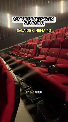 CINEMA 4D CHEGOU EM SÃO PAULO 🎥🍿 Siga o @sugerindosp para saber de todas as novidades de São Paulo! 📍 Essa sala de cinema 4D promete te transportar para dentro do filme! 😱 As poltronas se mexem de acordo com as cenas, espirram água, soltam vento e até  cheiro! 💦 💰Os ingressos custam a partir de R$ 41 e já estão disponíveis no site do @ucicinemas  Então se curtiu já marca o @ de quem vai com você e não esquece de seguir a gente para mais dicas!