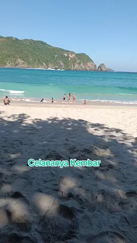 Panorama Pantai yang Excotis  Alamnya Indah Banget 