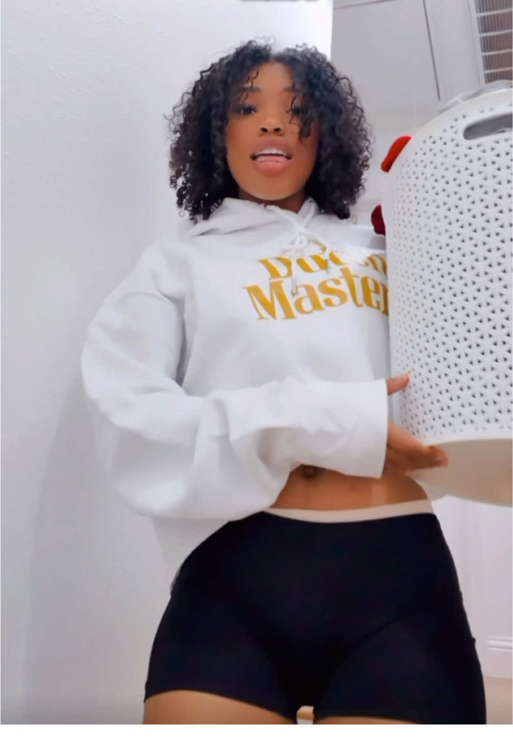 @Kehlani said 🗣️FOLD THEM CLOTHES!!! I’ll wash and dry, but FOLDING? That’s where my pettiness kicks in! 😩😂✨🎶 Ps.. I’m getting really good at this editing stuff🤭🎥 #LaundryWithAttitude #kehlani #pmix #folded