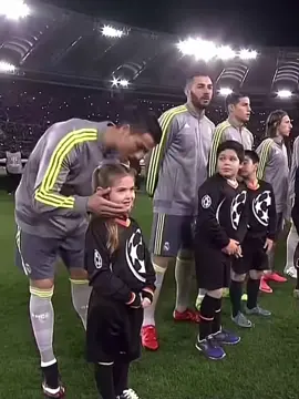 Ronaldo respect moment with mascot 🥹🥺🫡 #ronaldo #respect #fyp #goviral 