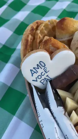 Café da manhã especial para um pai mais especial ainda! Faça sua encomenda! 🥐💙👔 #amoremdetalhes #boximbituba #cestasimbituba #cafedamanha #presentesimbituba #cestadiadospais #diadospaisimbituba 