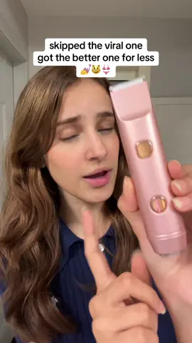 Ngl this shaver is everything I needed and more - better hygiene and design. 🫶the shorter curved handle gives me more control, and it makes shaving upwards way easier without pulling hair.  You really need to try it! Link 👇🔗 
