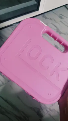 so prettyyyy😍😍😍 #glockcase #biglexnotdalilone 