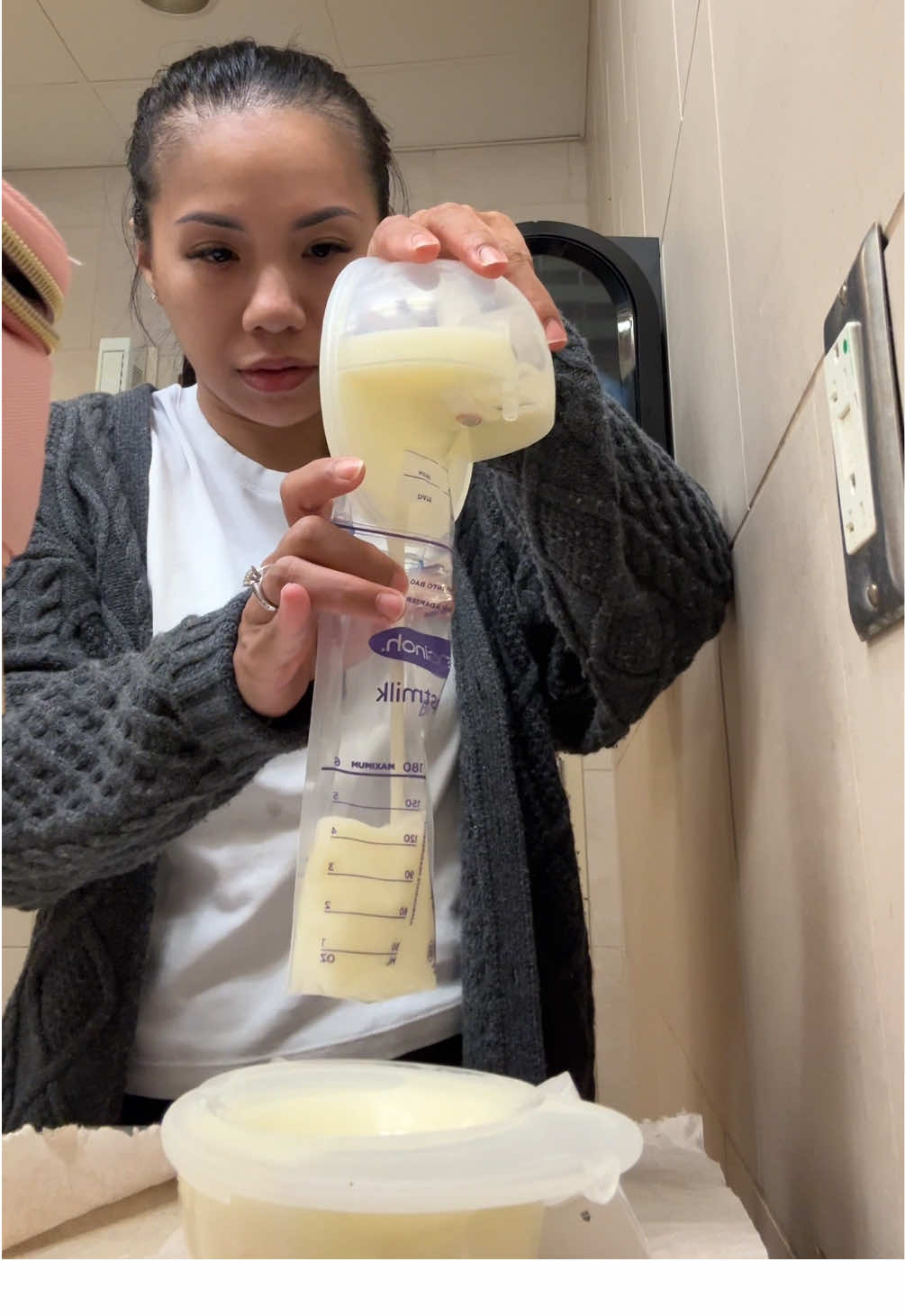 Public restroom pump and pour. Doing what I gotta do lol #exclusivelypumping #oversupply #breastmilk #pumpandpour #momcozym5 