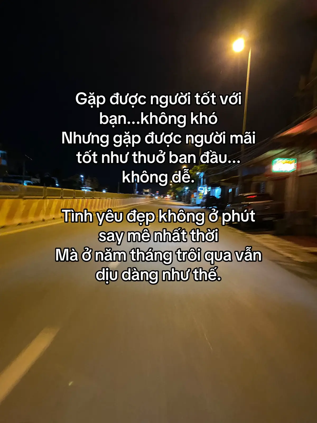 Tốt với em lúc ban đầu, ai cũng làm được. Nhưng tốt mãi như ban đầu… mấy ai giữ được? Tình yêu không nằm ở những lời ngọt ngào sớm tối, Mà ở sự dịu dàng không đổi theo thời gian. #loveyou  #her❤️ 